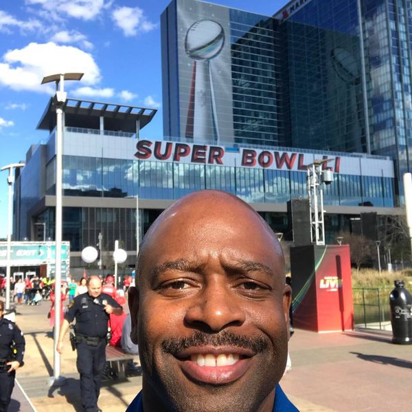 Leland_Melvin at Superbowl